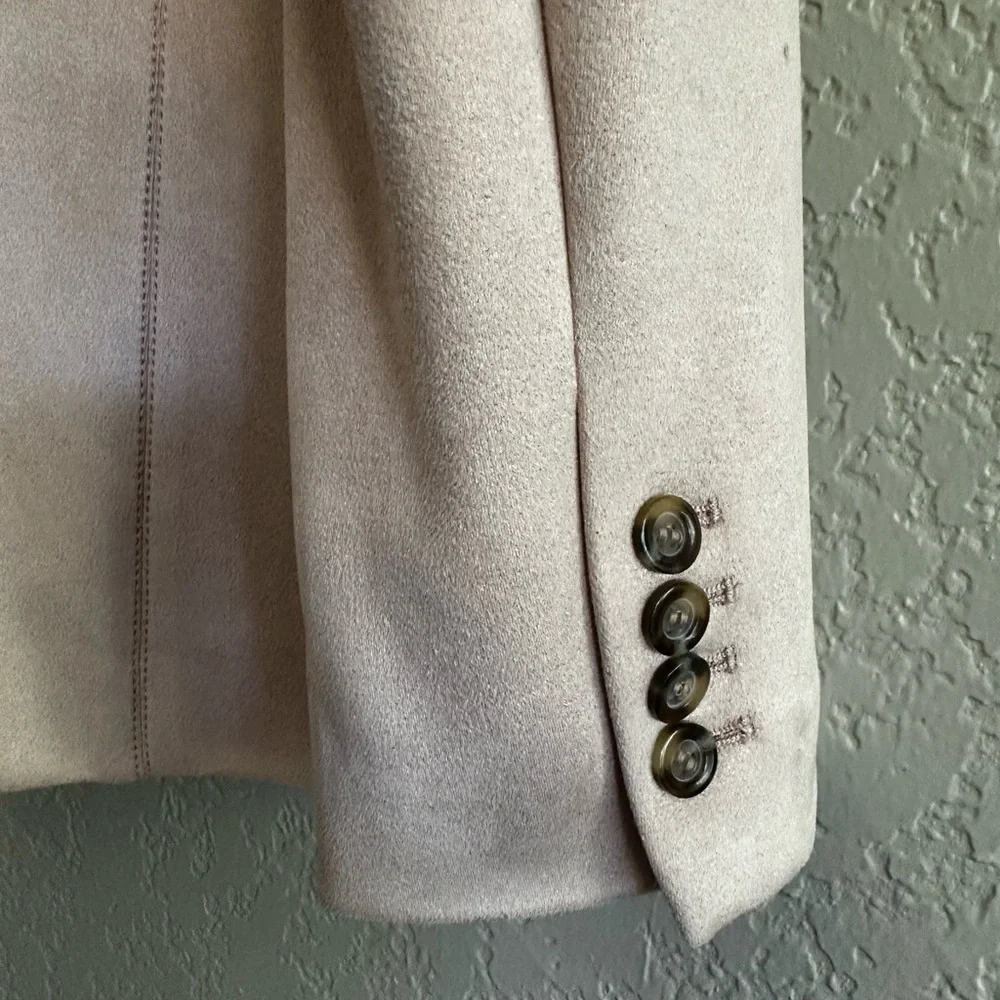Ann Taylor Gorgeous Light Beige Faux Suede Blazer, NWOT - Picture 4 of 7